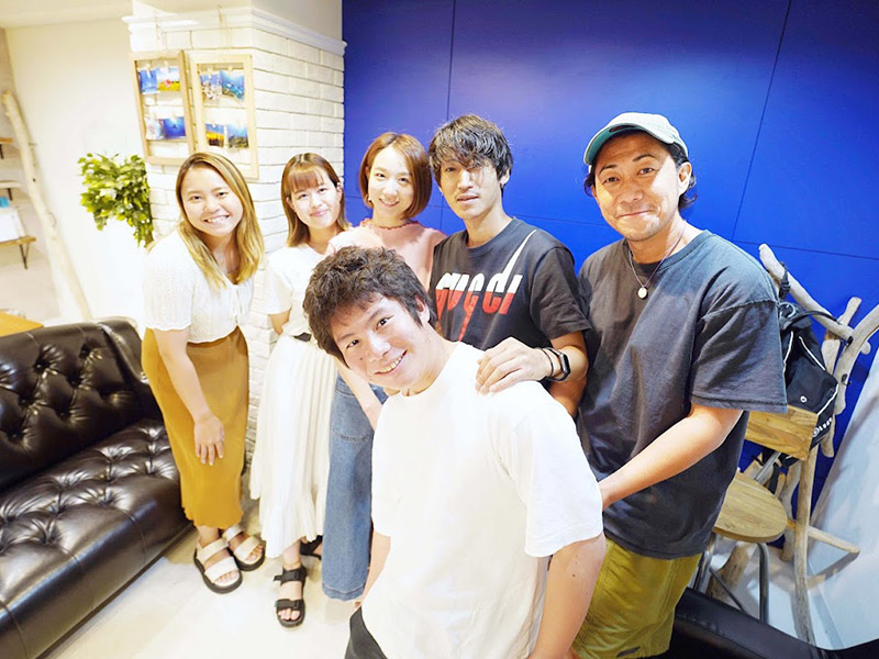 ダイビングショップ「レーブ渋谷」のスタッフ集合写真