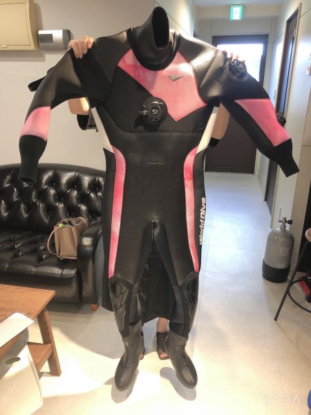 オーダーメイドのダイビングスーツ