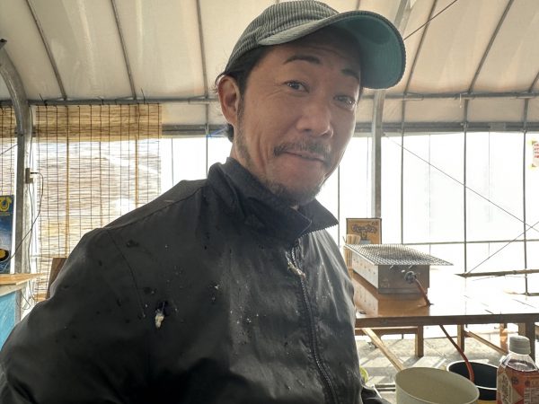 カキ小屋