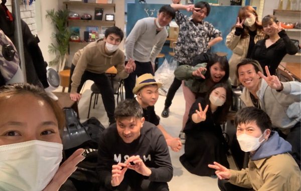店内でイベント開催時のダイバー集合写真