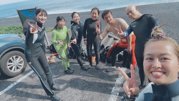 休憩中のダイバー